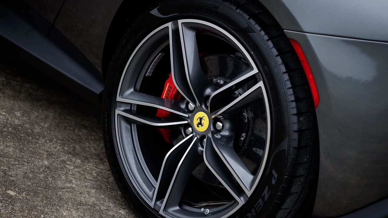 2024 Ferrari Roma - Image 26 of 31
