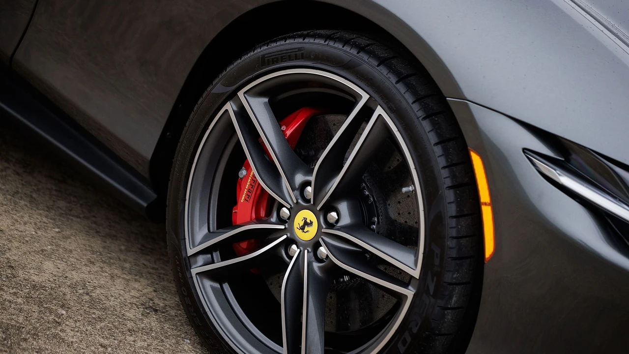 2024 Ferrari Roma - Image 23 of 31