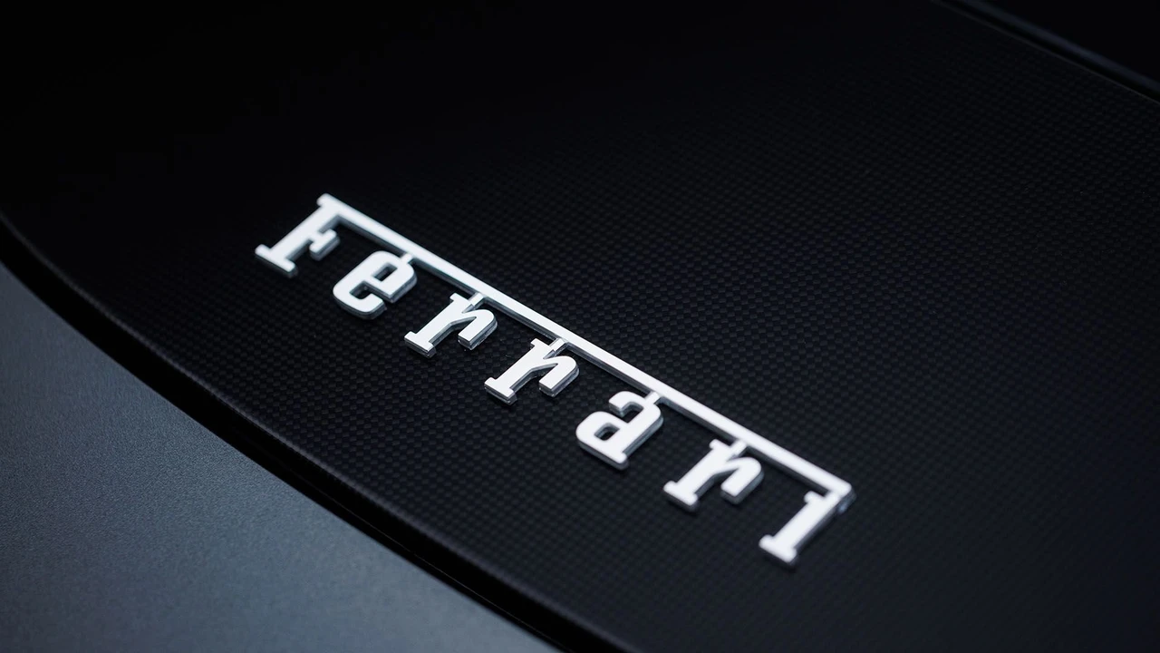 2024 Ferrari Roma - Image 29 of 31