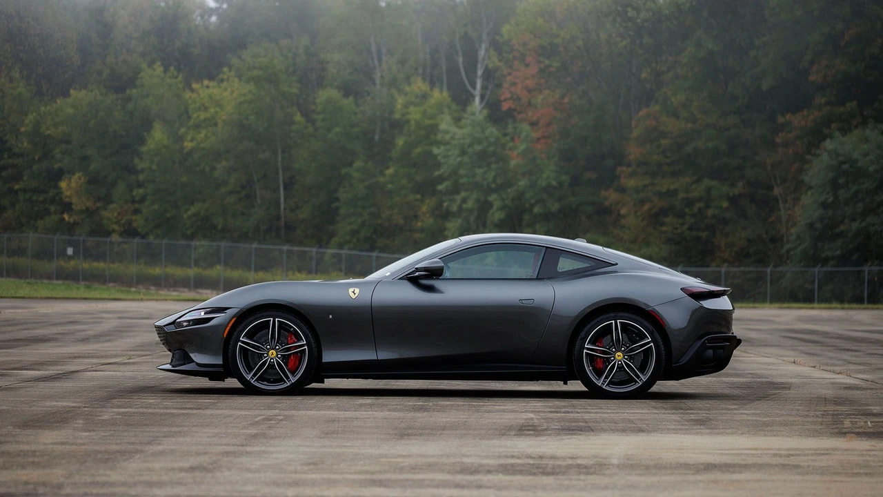 2024 Ferrari Roma - Image 14 of 31