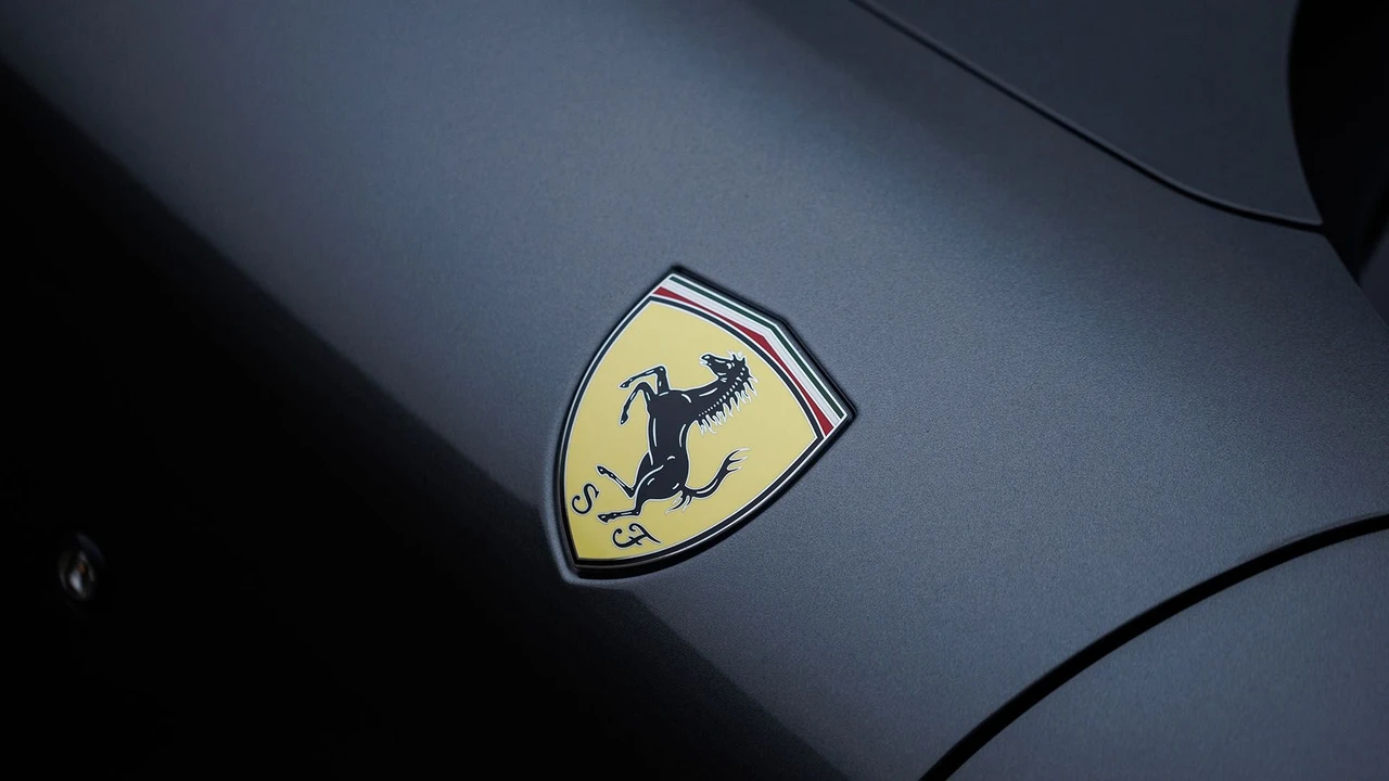 2024 Ferrari Roma - Image 21 of 31