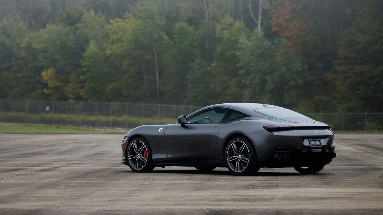 2024 Ferrari Roma - Image 15 of 31