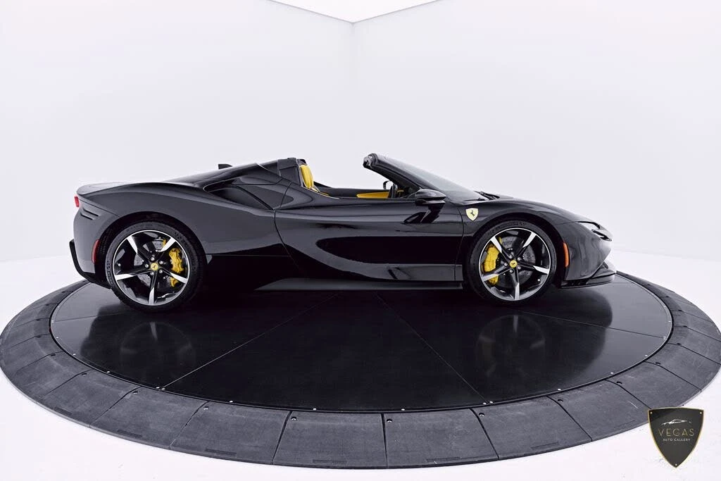 2024 Ferrari SF90 Spider - Image 25 of 31
