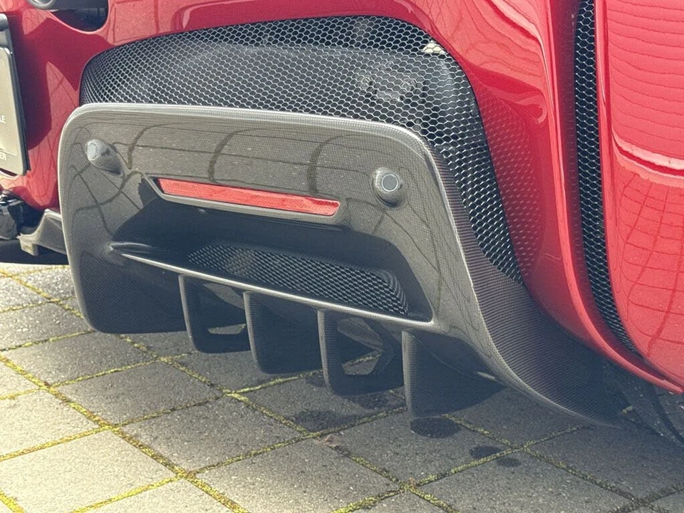 2024 Ferrari SF90 Spider - Image 30 of 31