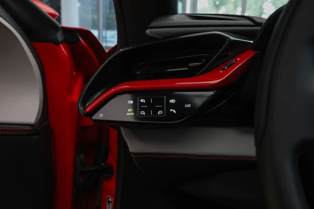 2024 Ferrari SF90 Spider - Image 26 of 31