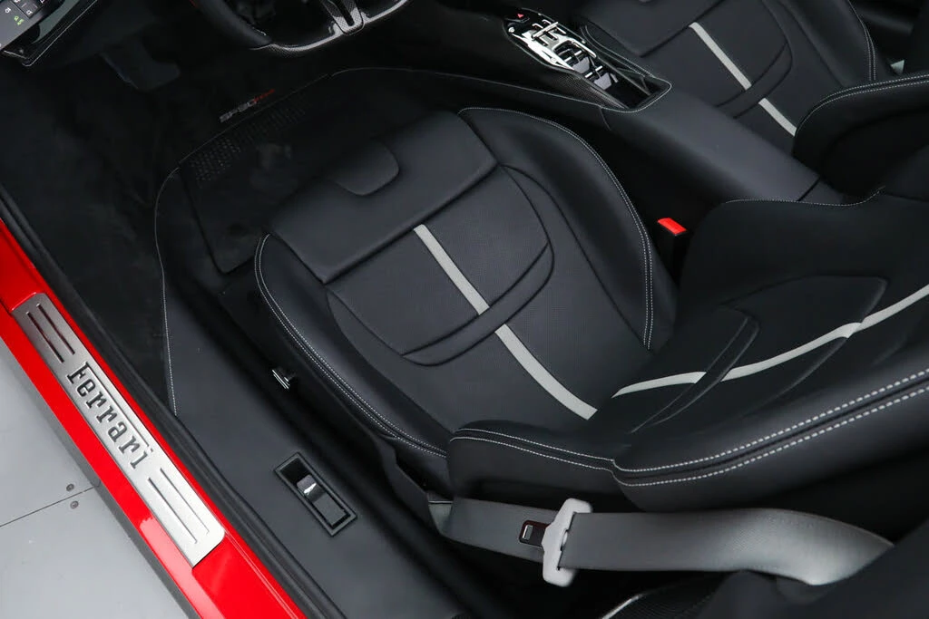 2024 Ferrari SF90 Spider - Image 27 of 31