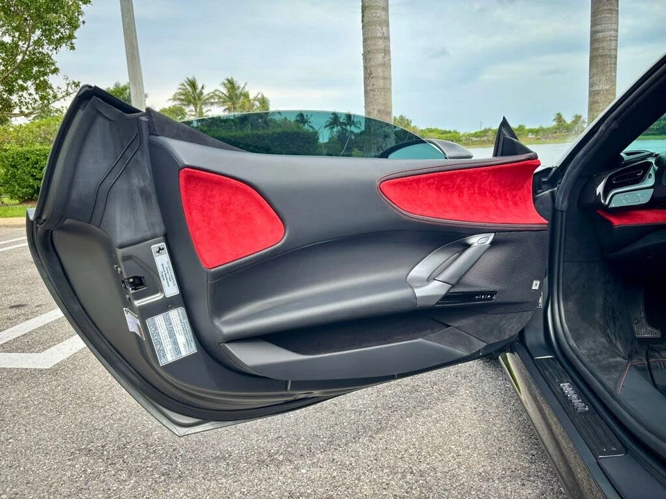 2024 Ferrari SF90 Spider - Image 17 of 31