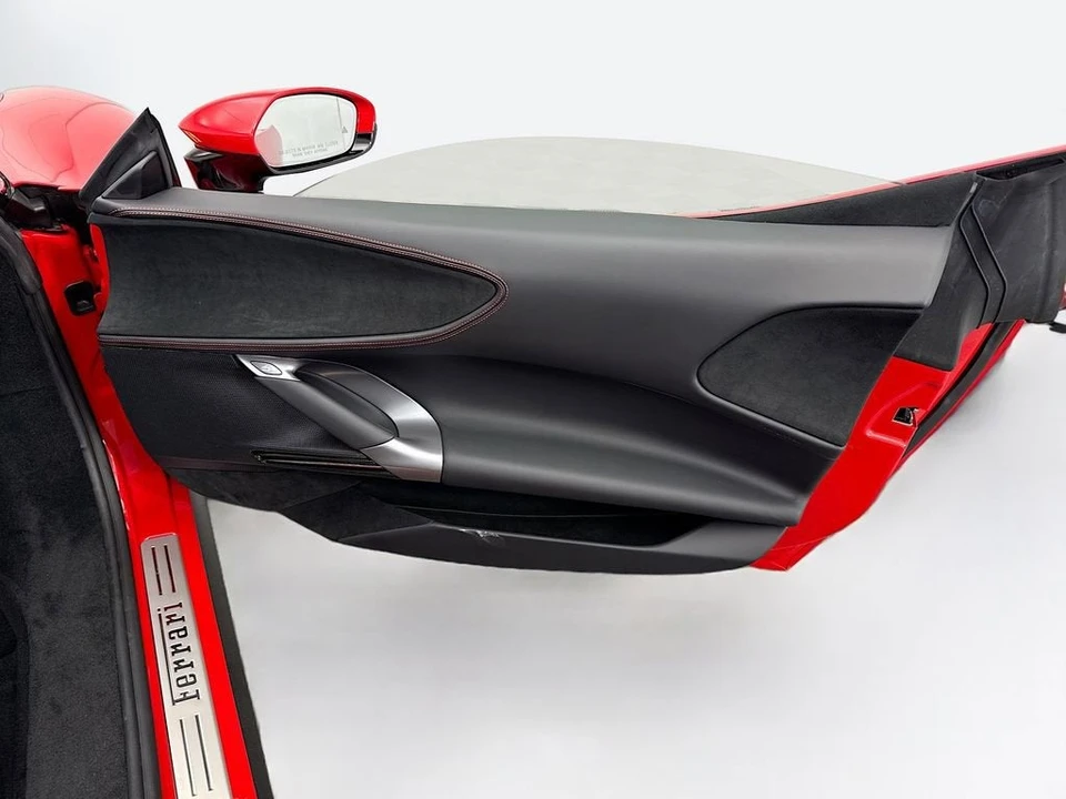 2024 Ferrari SF90 Spider - Image 30 of 31