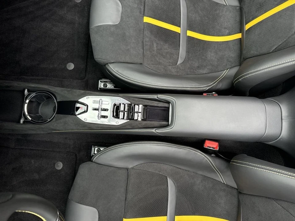 2024 Ferrari SF90 Spider - Image 21 of 31
