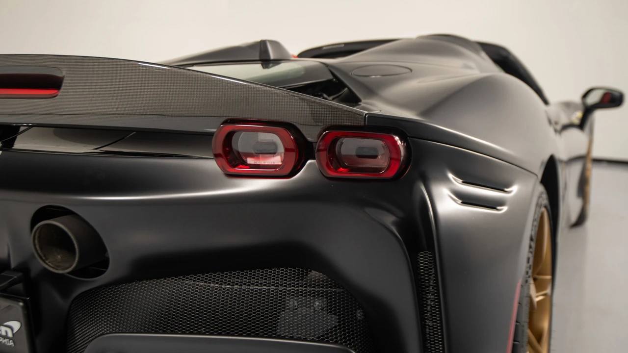 2024 Ferrari SF90 Spider - Image 15 of 31