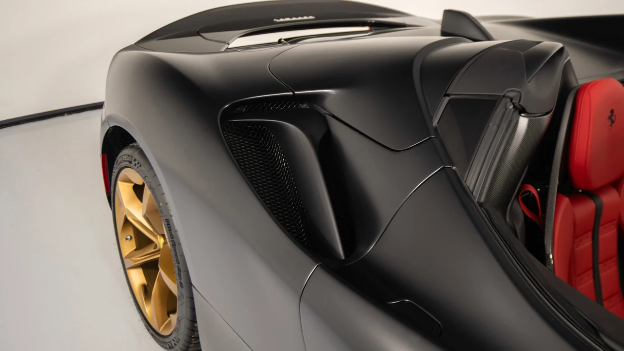 2024 Ferrari SF90 Spider - Image 14 of 31