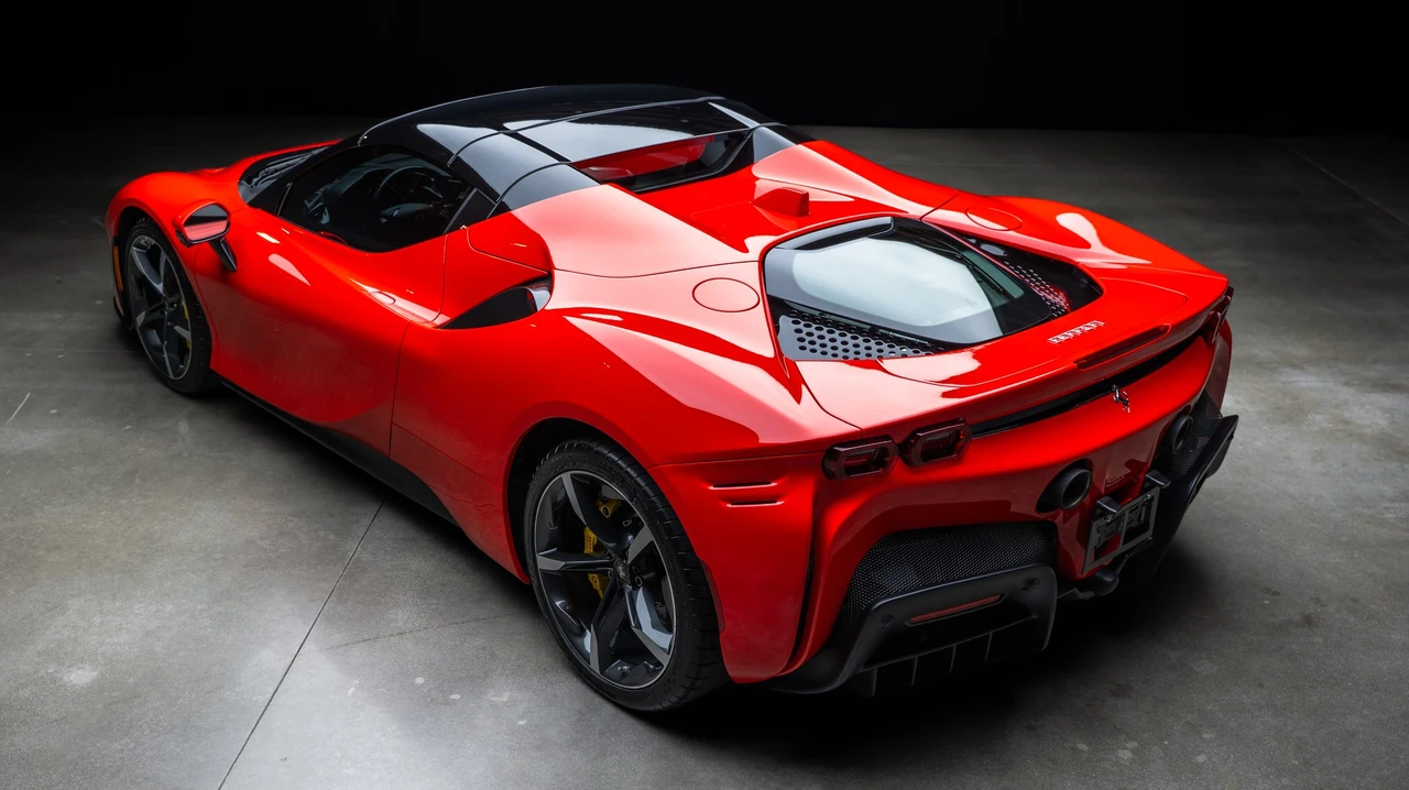 2024 Ferrari SF90 Spider - Image 14 of 31