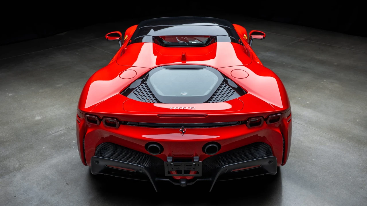 2024 Ferrari SF90 Spider - Image 17 of 31