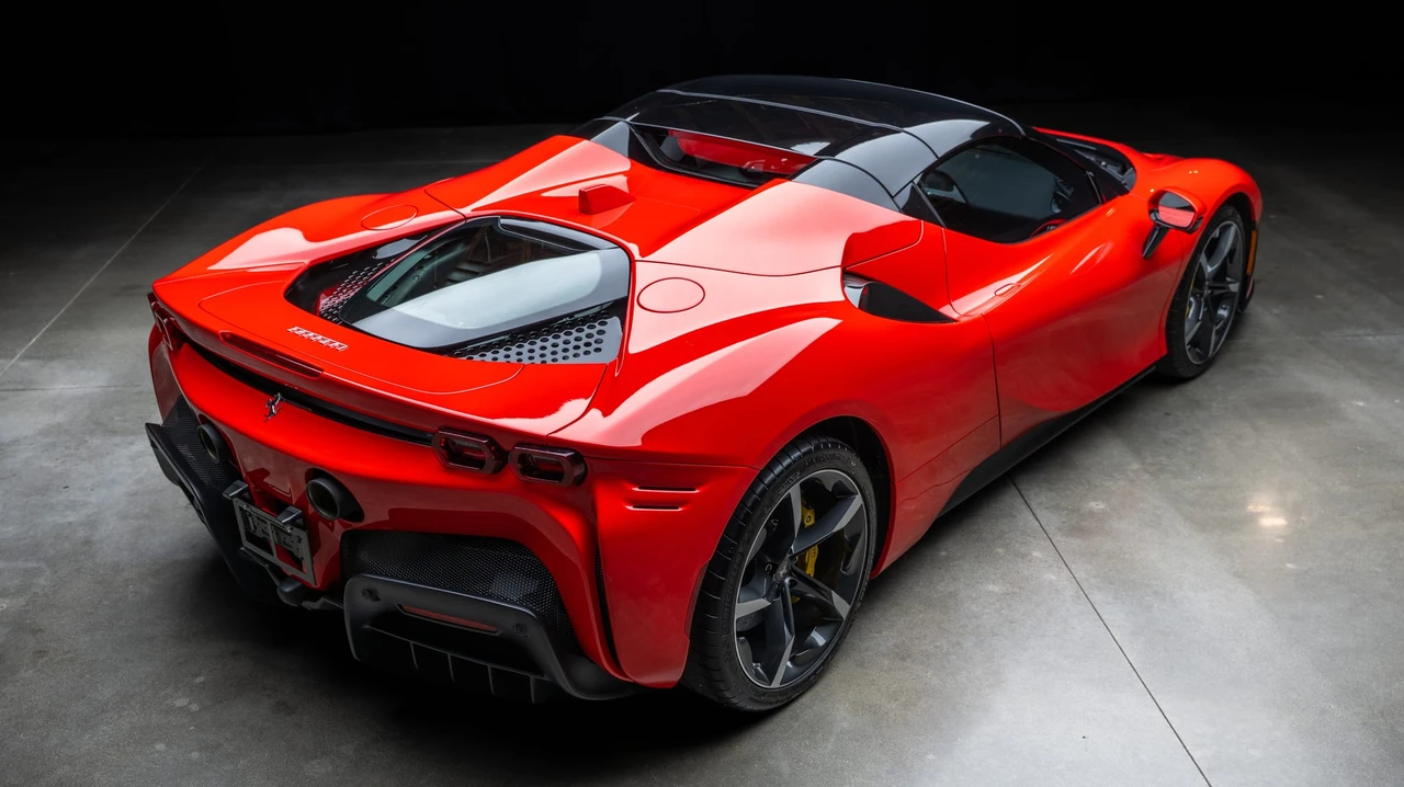2024 Ferrari SF90 Spider - Image 25 of 31