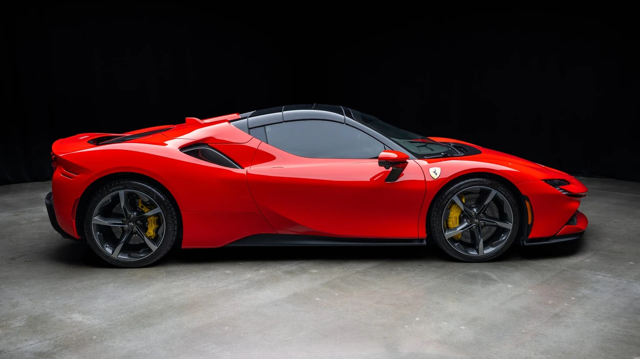 2024 Ferrari SF90 Spider - Image 28 of 31