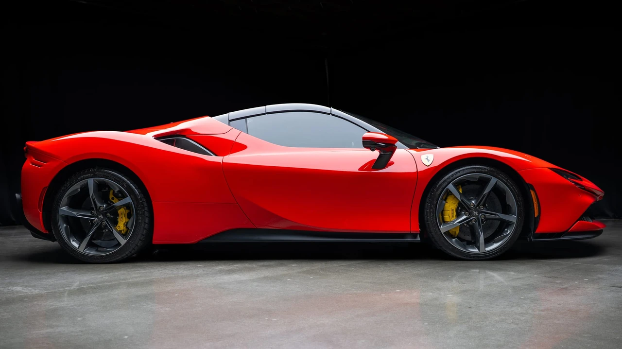 2024 Ferrari SF90 Spider - Image 30 of 31
