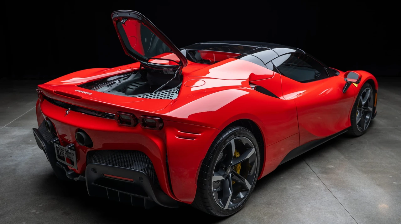 2024 Ferrari SF90 Spider - Image 27 of 31