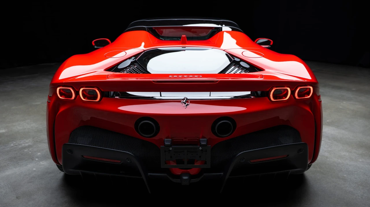 2024 Ferrari SF90 Spider - Image 19 of 31