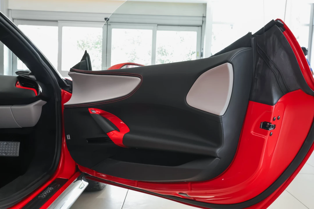 2024 Ferrari SF90 Spider - Image 30 of 31