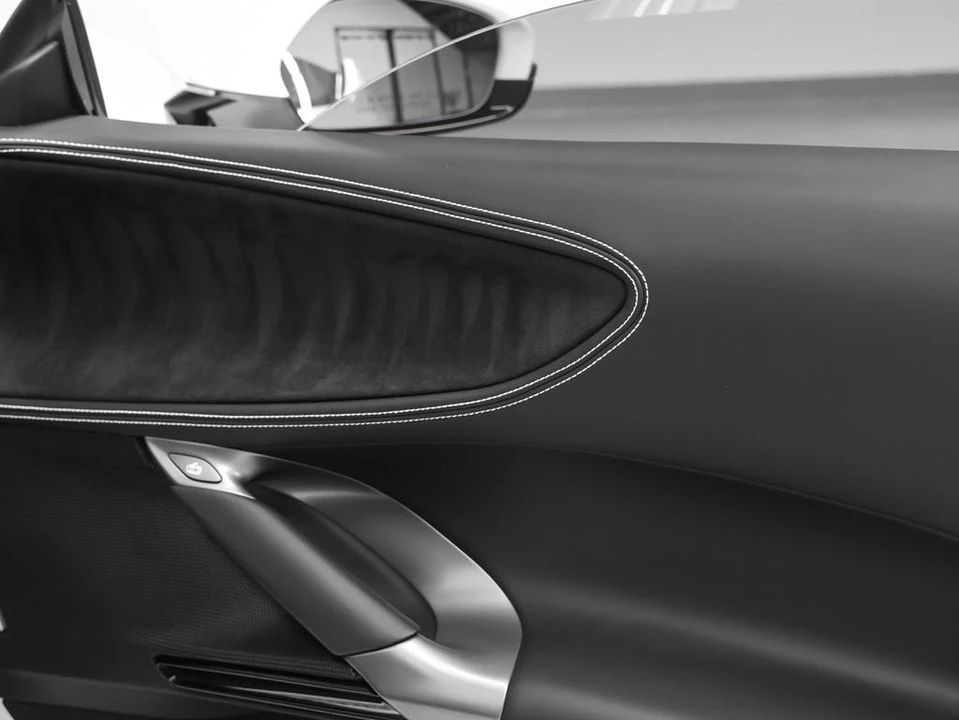 2024 Ferrari SF90 Spider - Image 29 of 31