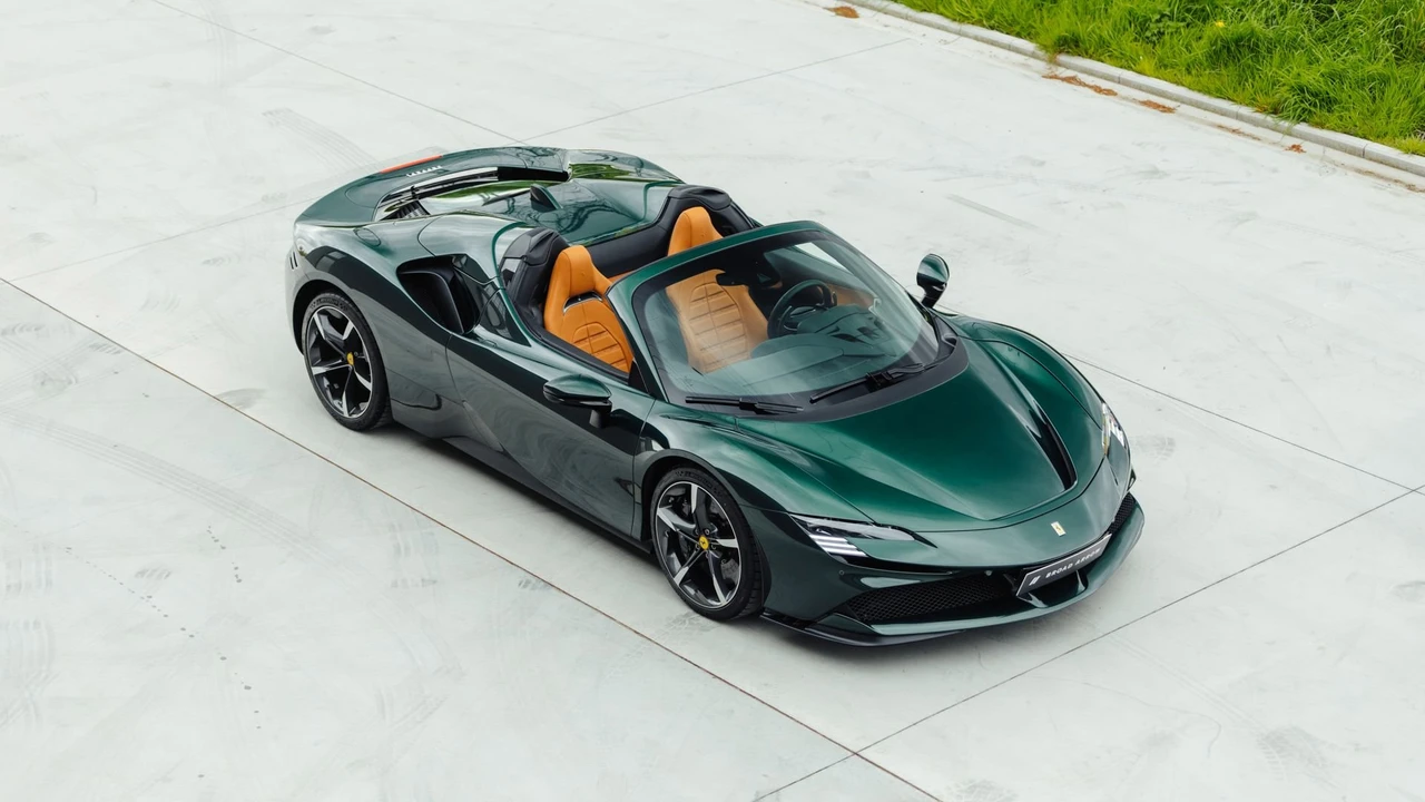 2024 Ferrari SF90 Spider - Image 14 of 31