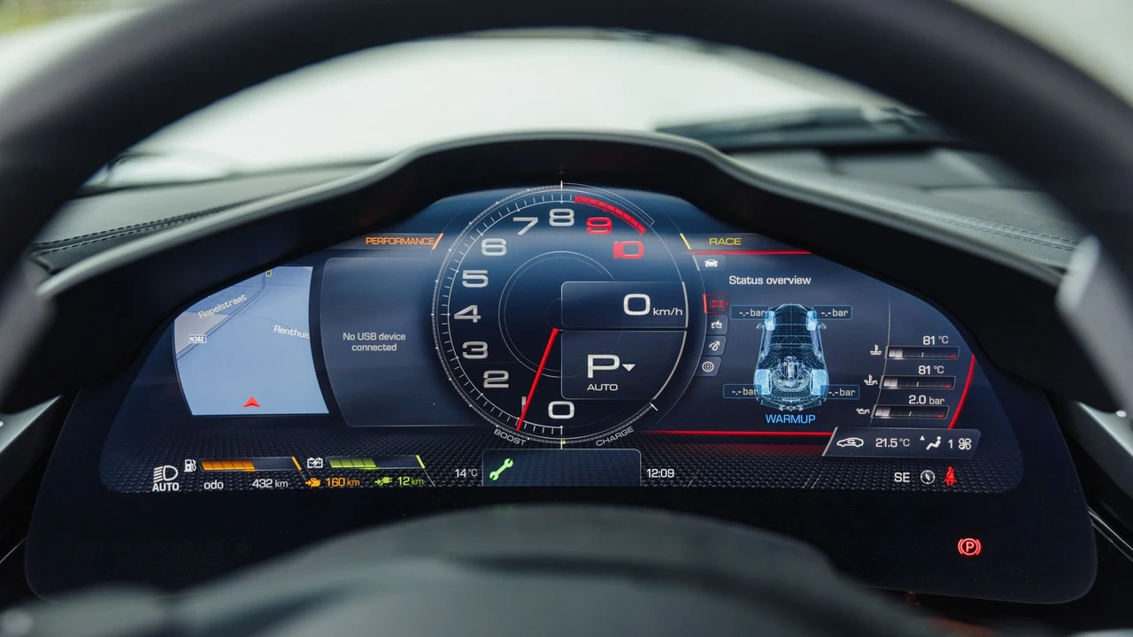 2024 Ferrari SF90 Spider - Image 27 of 31
