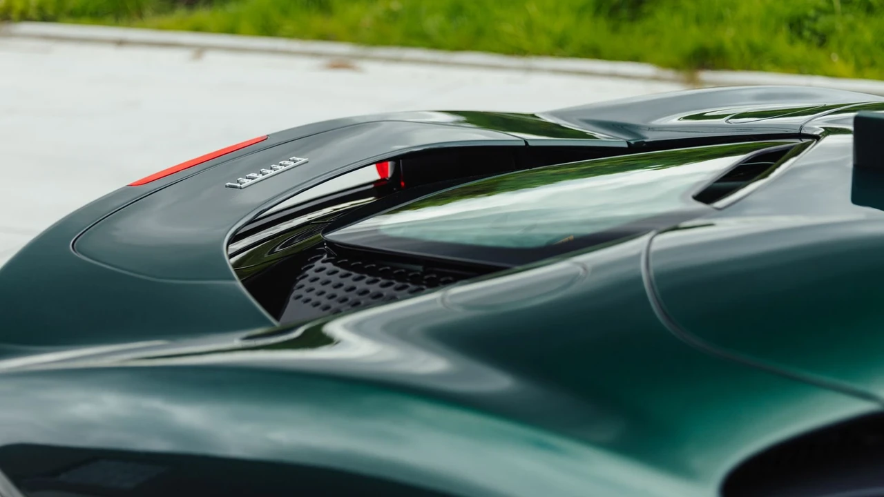 2024 Ferrari SF90 Spider - Image 22 of 31