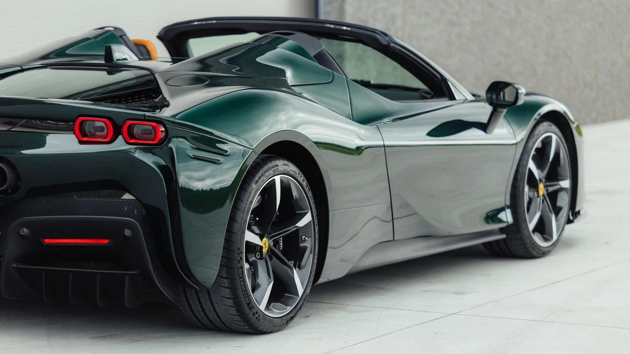 2024 Ferrari SF90 Spider - Image 21 of 31