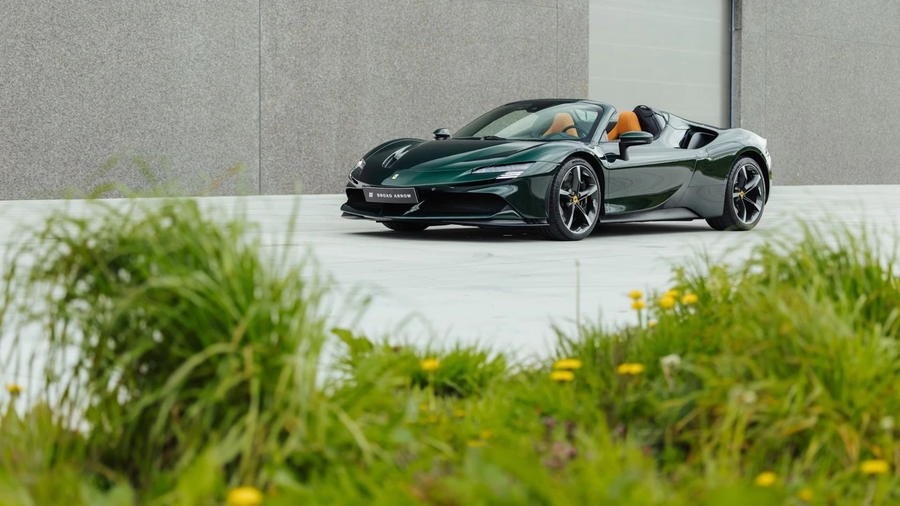 2024 Ferrari SF90 Spider - Image 19 of 31