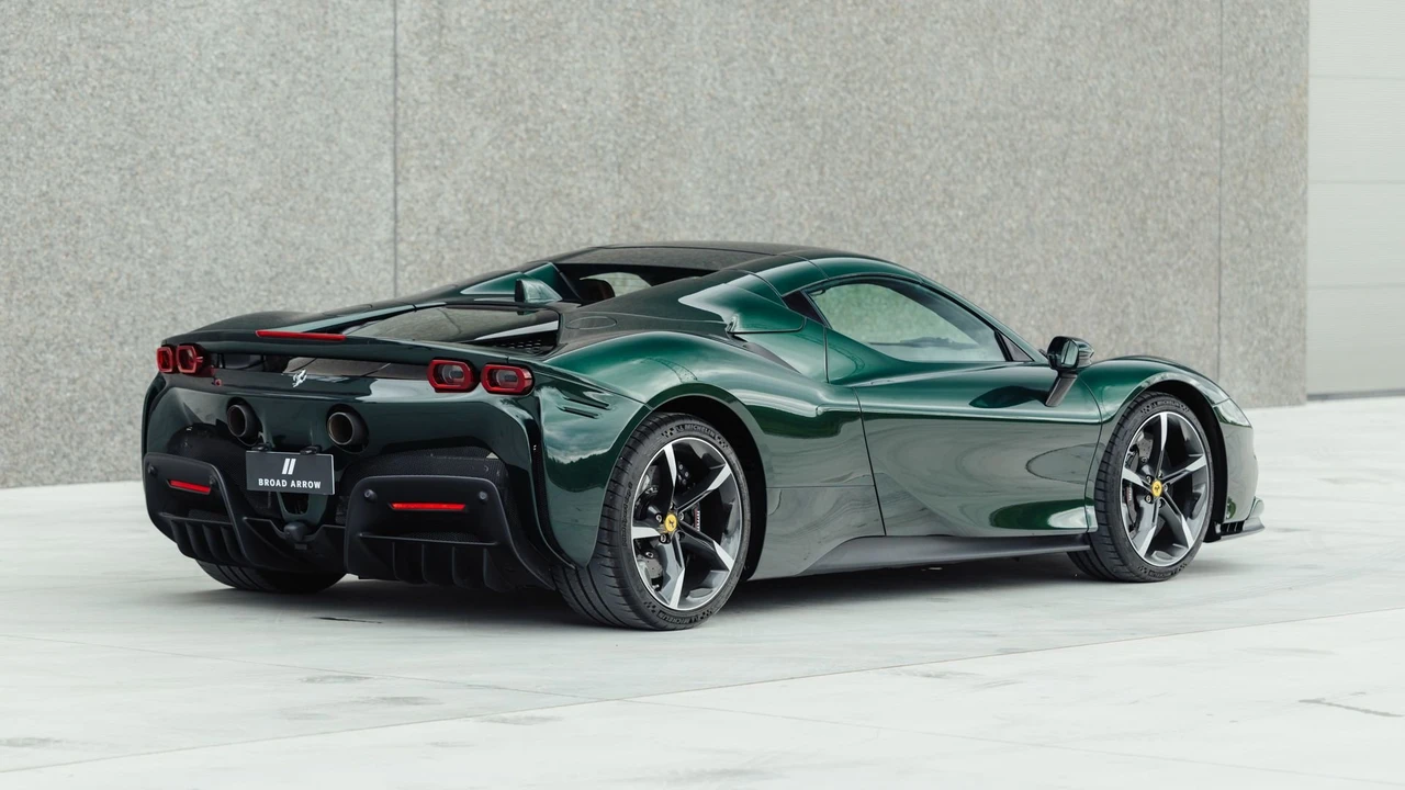 2024 Ferrari SF90 Spider - Image 24 of 31