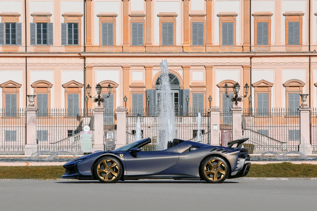 2025 Ferrari SF90 XX Spider - Image 4 of 31