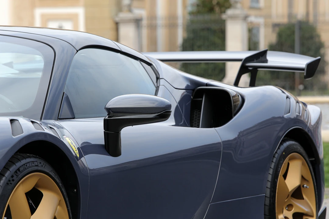 2025 Ferrari SF90 XX Spider - Image 27 of 31