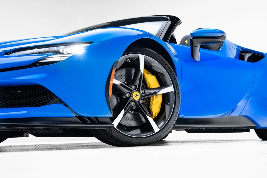 2024 Ferrari SF90 Spider - Image 25 of 31