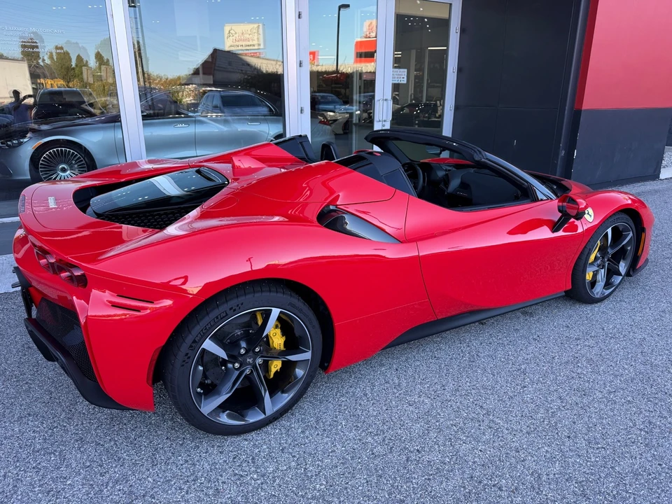2024 Ferrari SF90 Spider - Image 5 of 8
