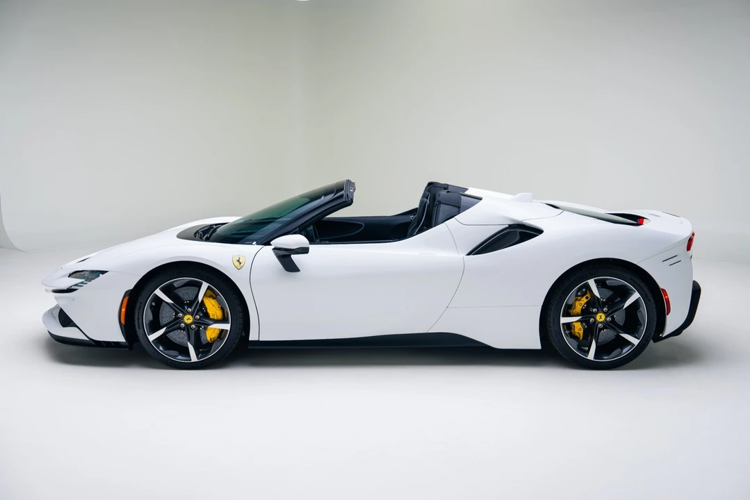 2024 Ferrari SF90 Spider - Image 14 of 31