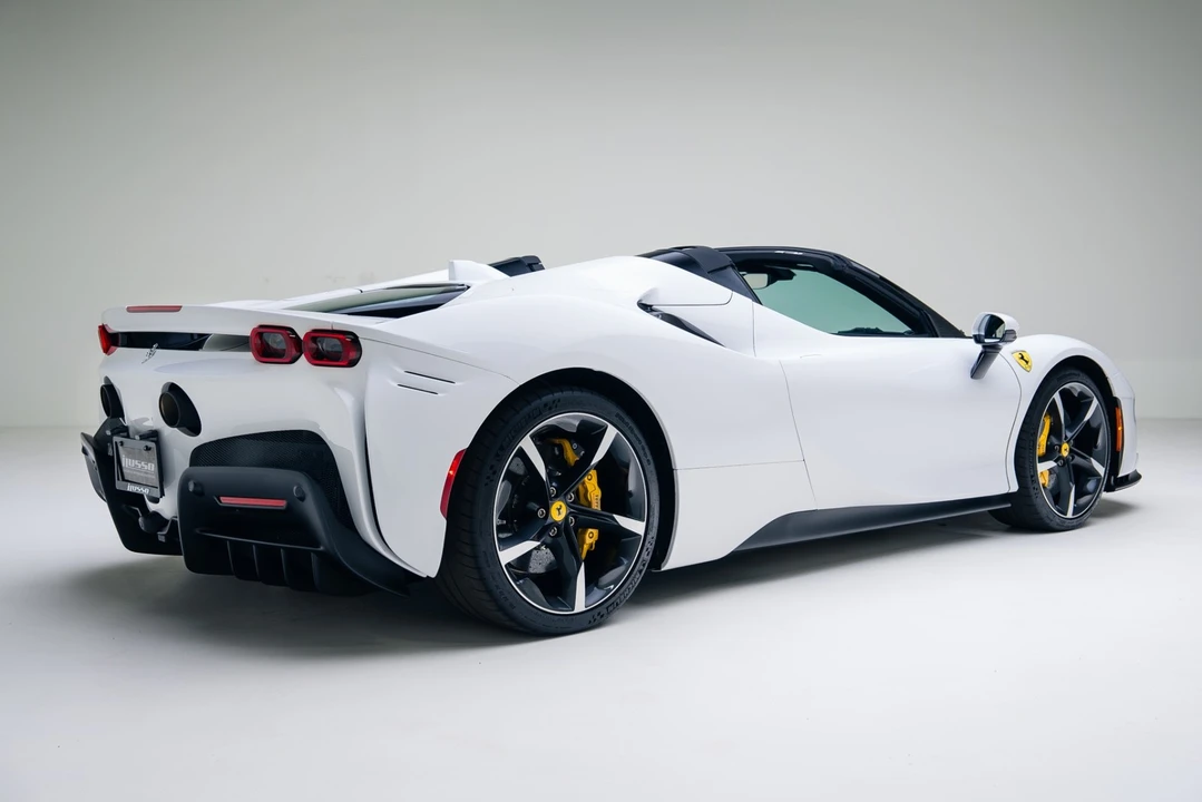 2024 Ferrari SF90 Spider - Image 24 of 31