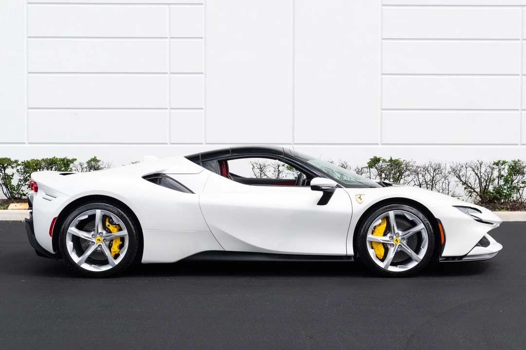 2024 Ferrari SF90 Spider - Image 14 of 31