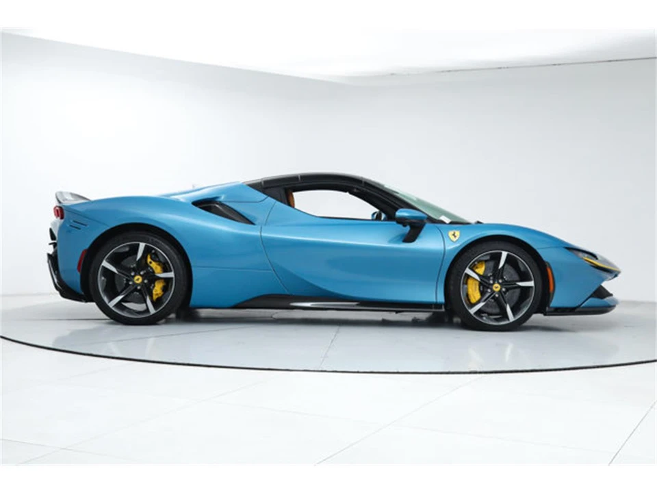 2024 Ferrari 12Cilindri Spider - Image 28 of 31