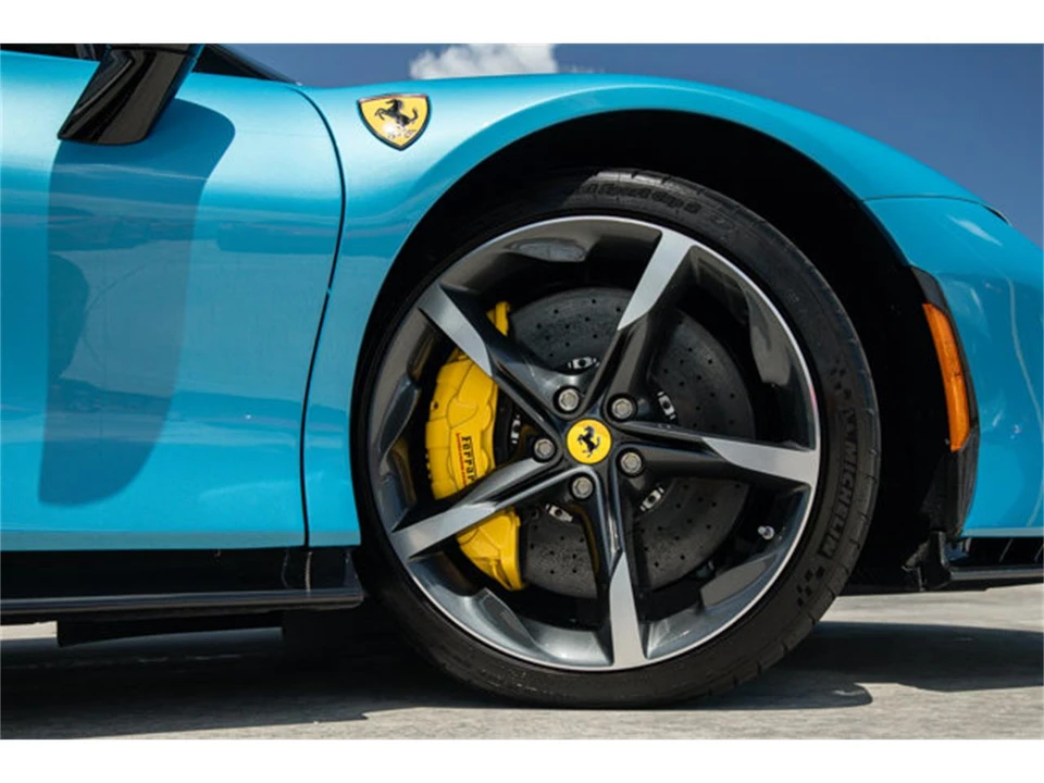 2024 Ferrari 12Cilindri Spider - Image 17 of 31