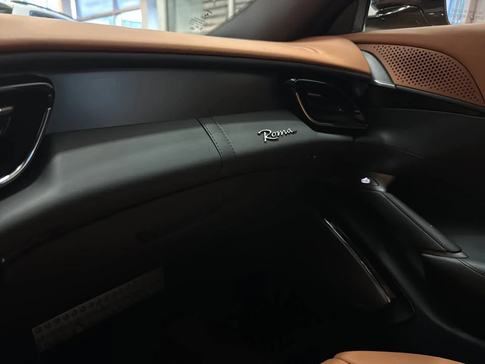 2024 Ferrari Roma - Image 16 of 17