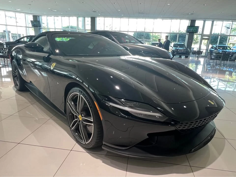 2024 Ferrari Roma Spider - Image 2 of 7