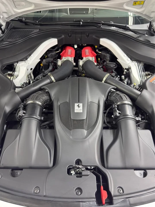 2024 Ferrari Roma Spider - Image 5 of 6