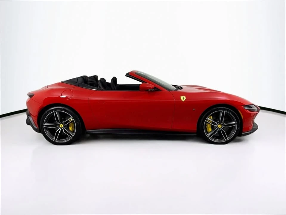 2024 Ferrari Roma Spider - Image 7 of 19