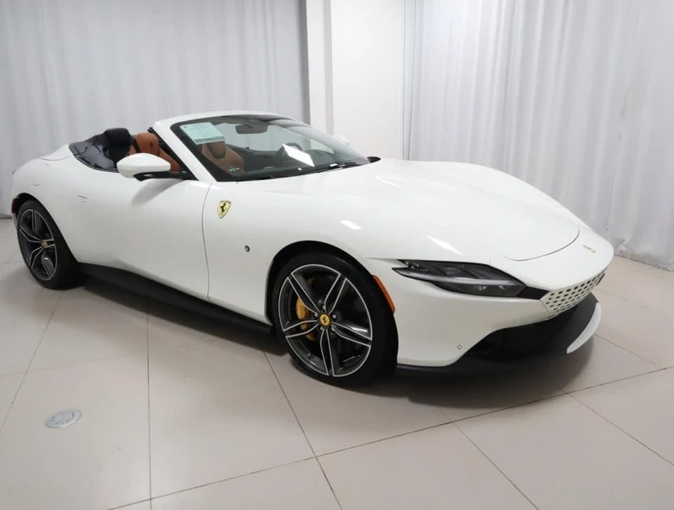 2024 Ferrari Roma Spider - Image 7 of 20