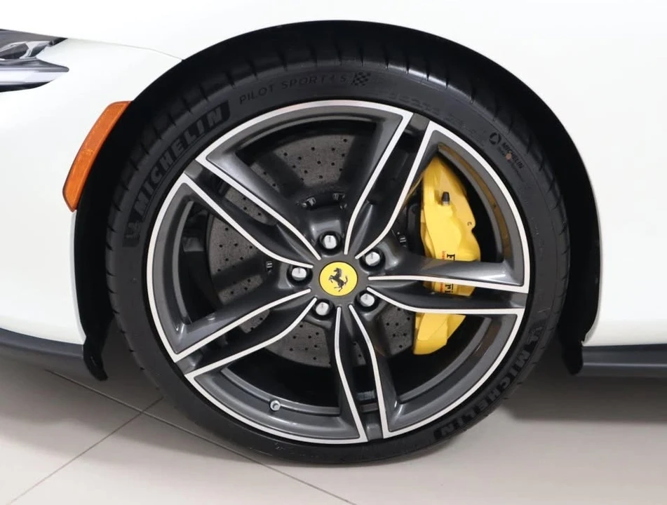 2024 Ferrari Roma Spider - Image 19 of 20