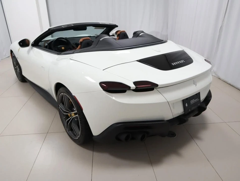 2024 Ferrari Roma Spider - Image 14 of 20