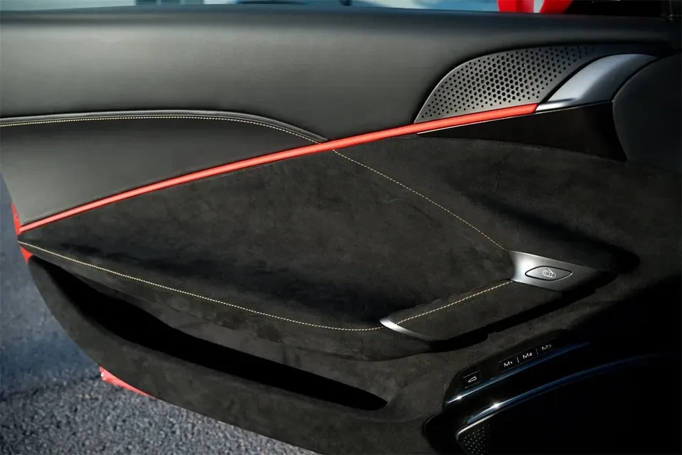 2024 Ferrari Roma Spider - Image 17 of 20