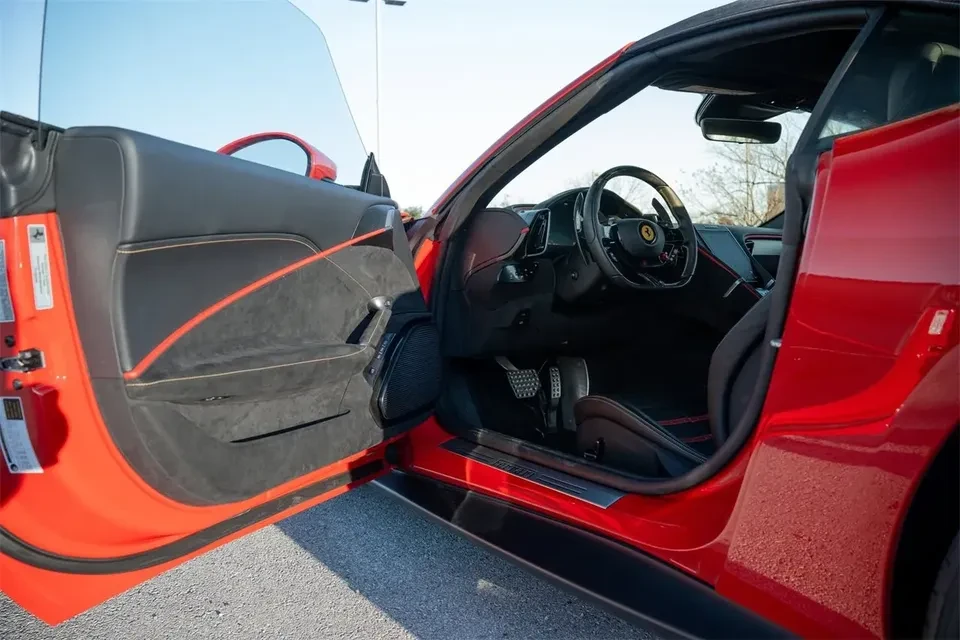 2024 Ferrari Roma Spider - Image 6 of 20