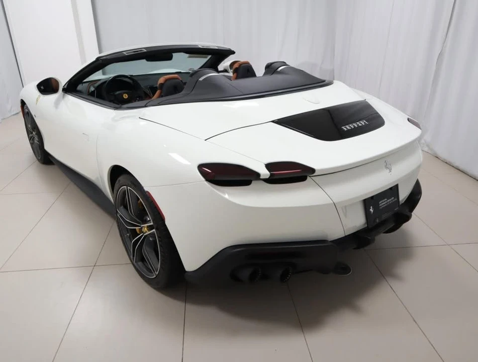 2024 Ferrari Roma Spider - Image 14 of 20