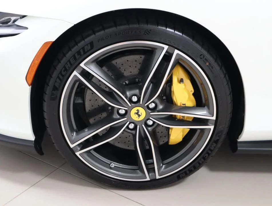 2024 Ferrari Roma Spider - Image 19 of 20